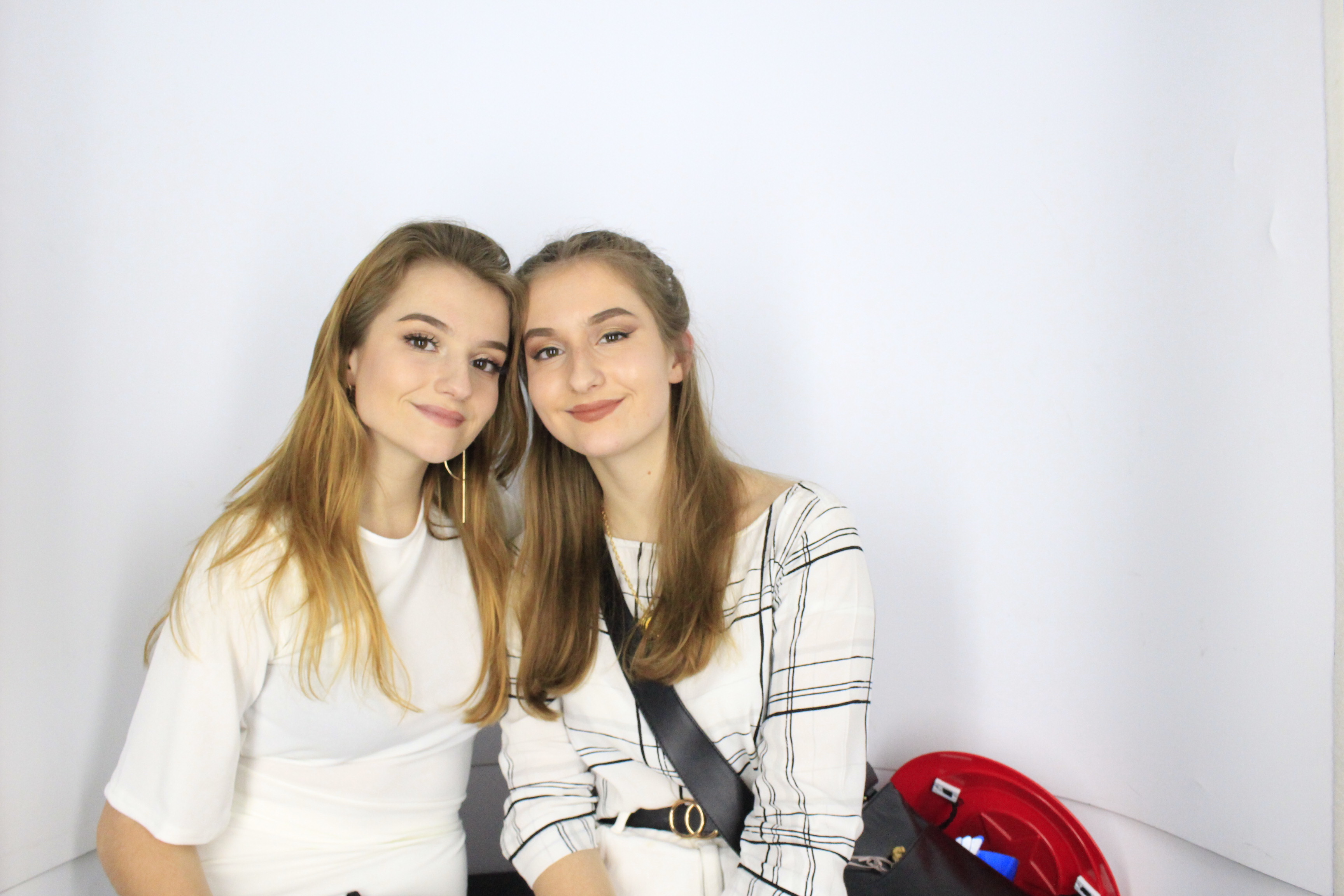Issy & Alice's 18th Birthday Party | View more photos from the event at gallery.myphotoboothexperience.co.uk/u/MyPhotoBoothExperienceLtd/Issy-Alices-18th-Birthday-Party